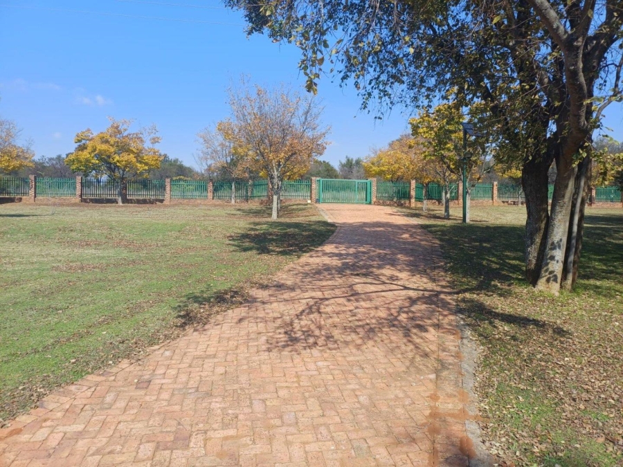 9 Bedroom Property for Sale in Willow Grange Free State